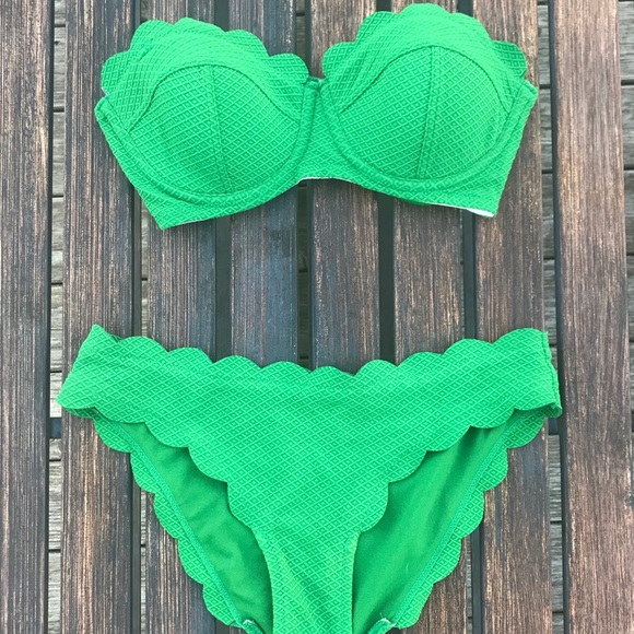 Jessica Simpson Bikini - Picture 1 of 7